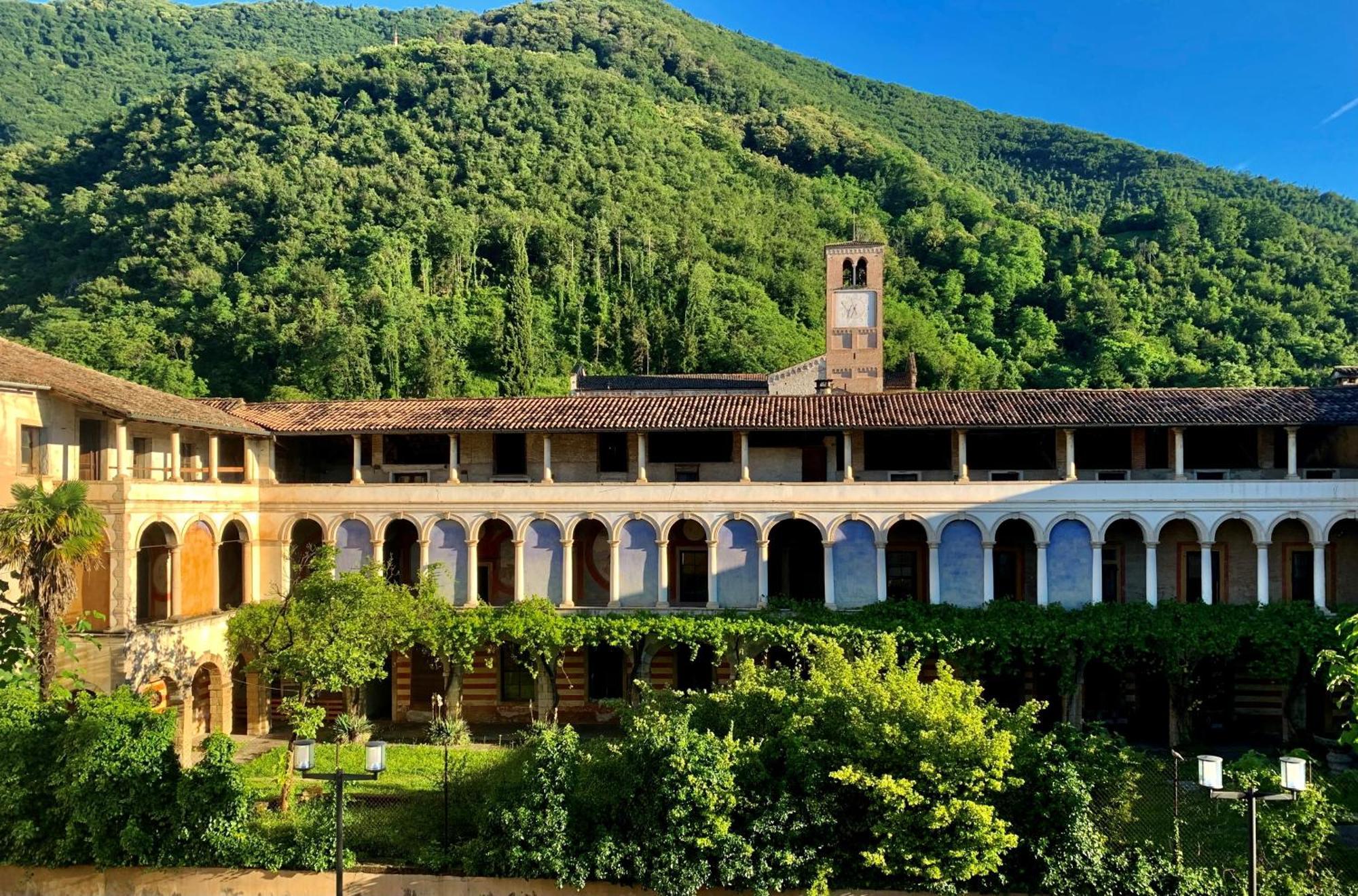 Charming Hotel Dei Chiostri フォッリーナ エクステリア 写真