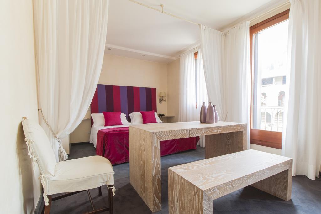 Charming Hotel Dei Chiostri フォッリーナ エクステリア 写真