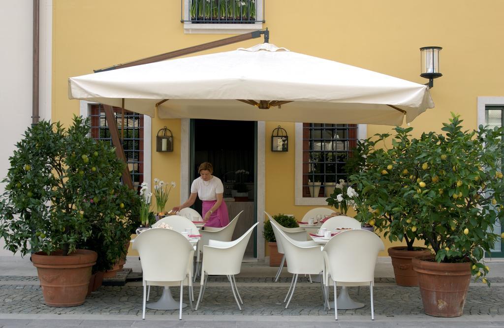 Charming Hotel Dei Chiostri フォッリーナ エクステリア 写真
