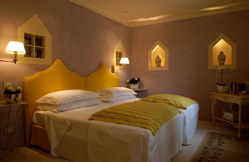 Charming Hotel Dei Chiostri フォッリーナ エクステリア 写真