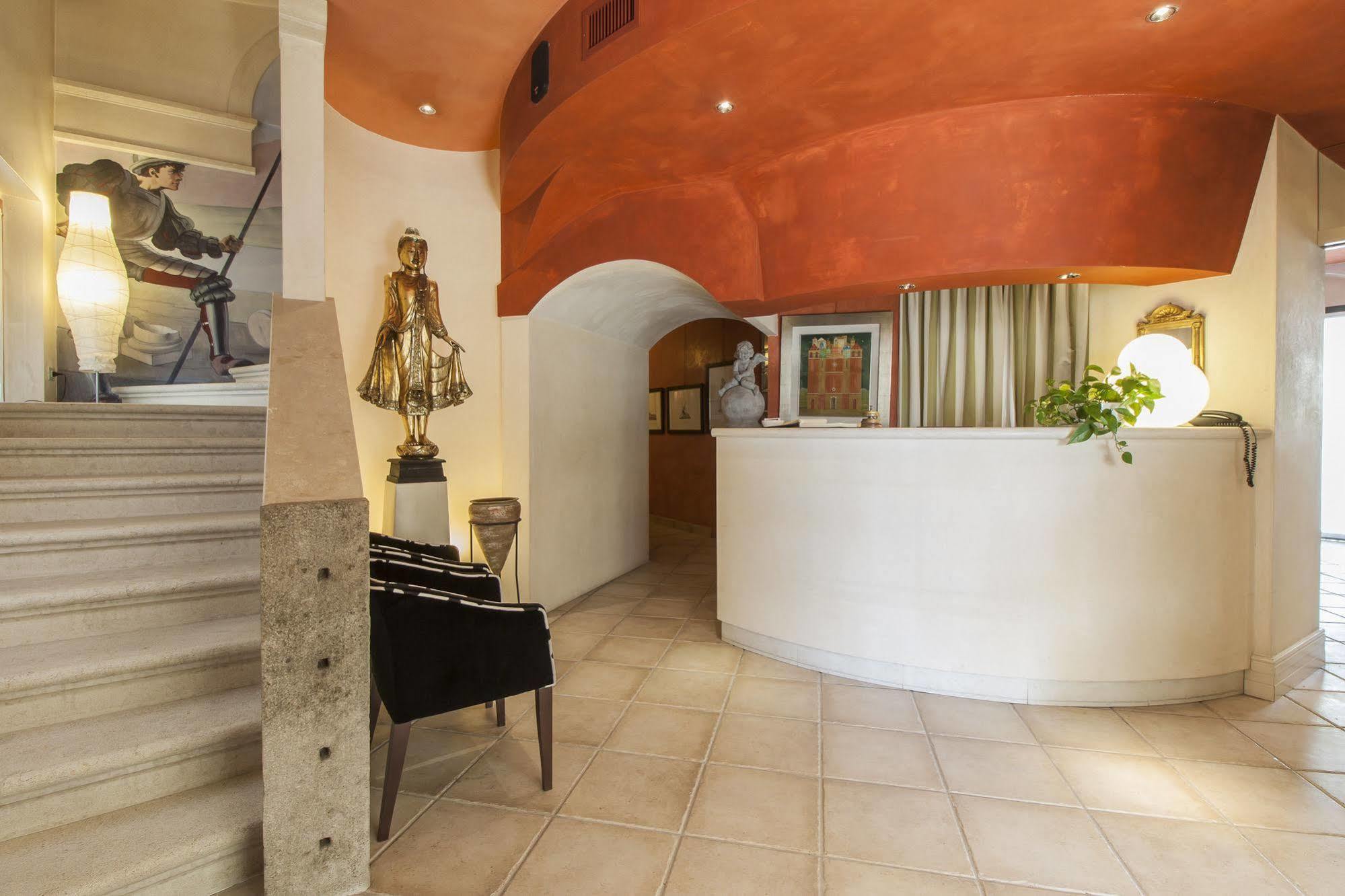 Charming Hotel Dei Chiostri フォッリーナ エクステリア 写真